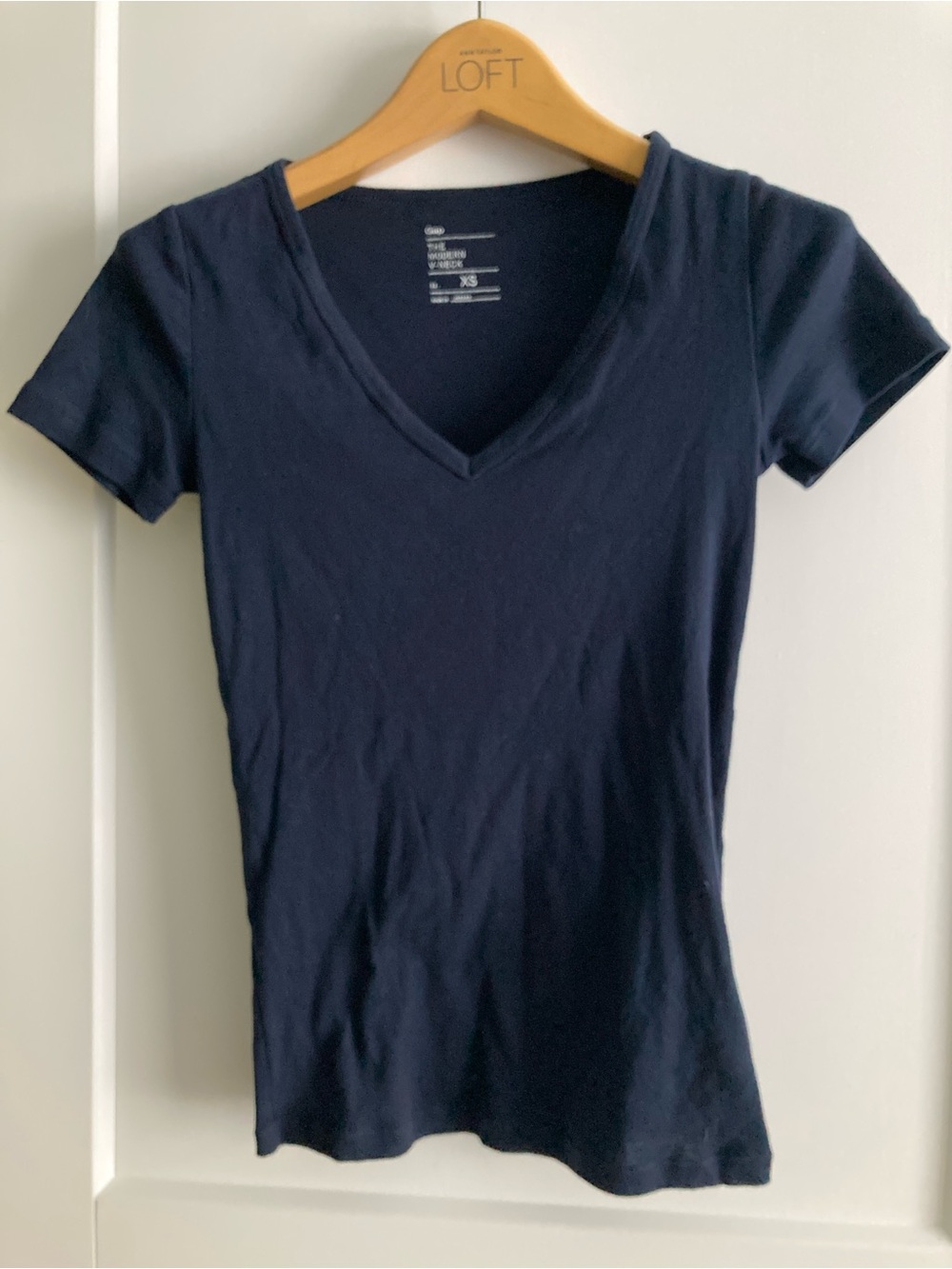 GAP Women's Navy V-Neck Short Sleeve Tee